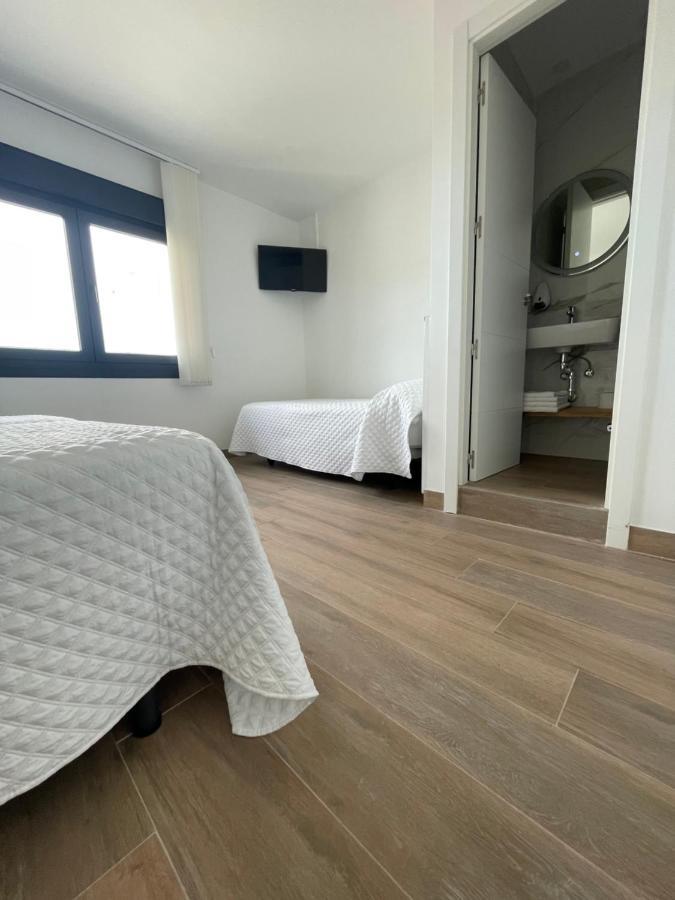 Hostal Montevideo Beachfront นีกรัน ภายนอก รูปภาพ