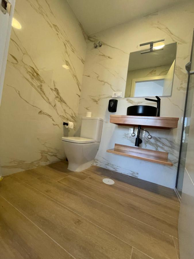 Hostal Montevideo Beachfront นีกรัน ภายนอก รูปภาพ