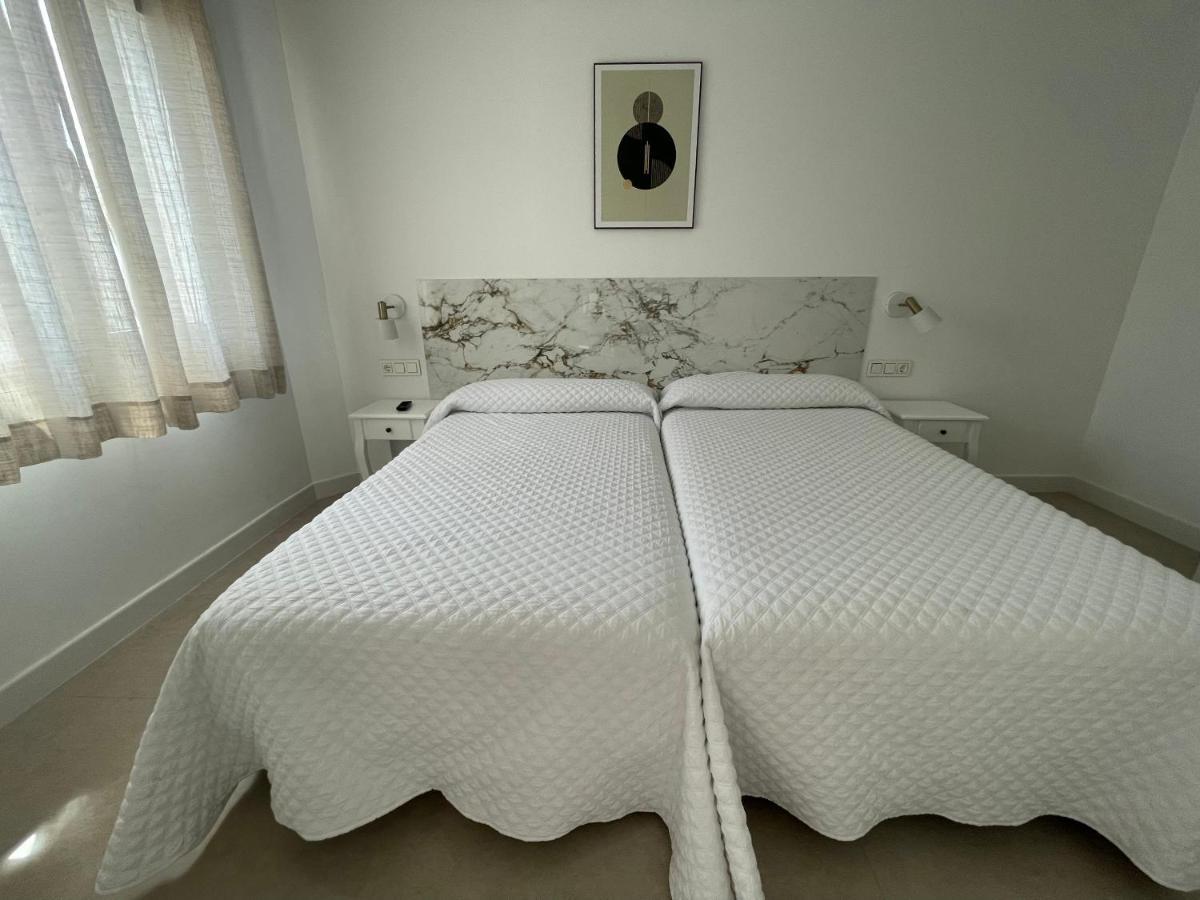 Hostal Montevideo Beachfront นีกรัน ภายนอก รูปภาพ