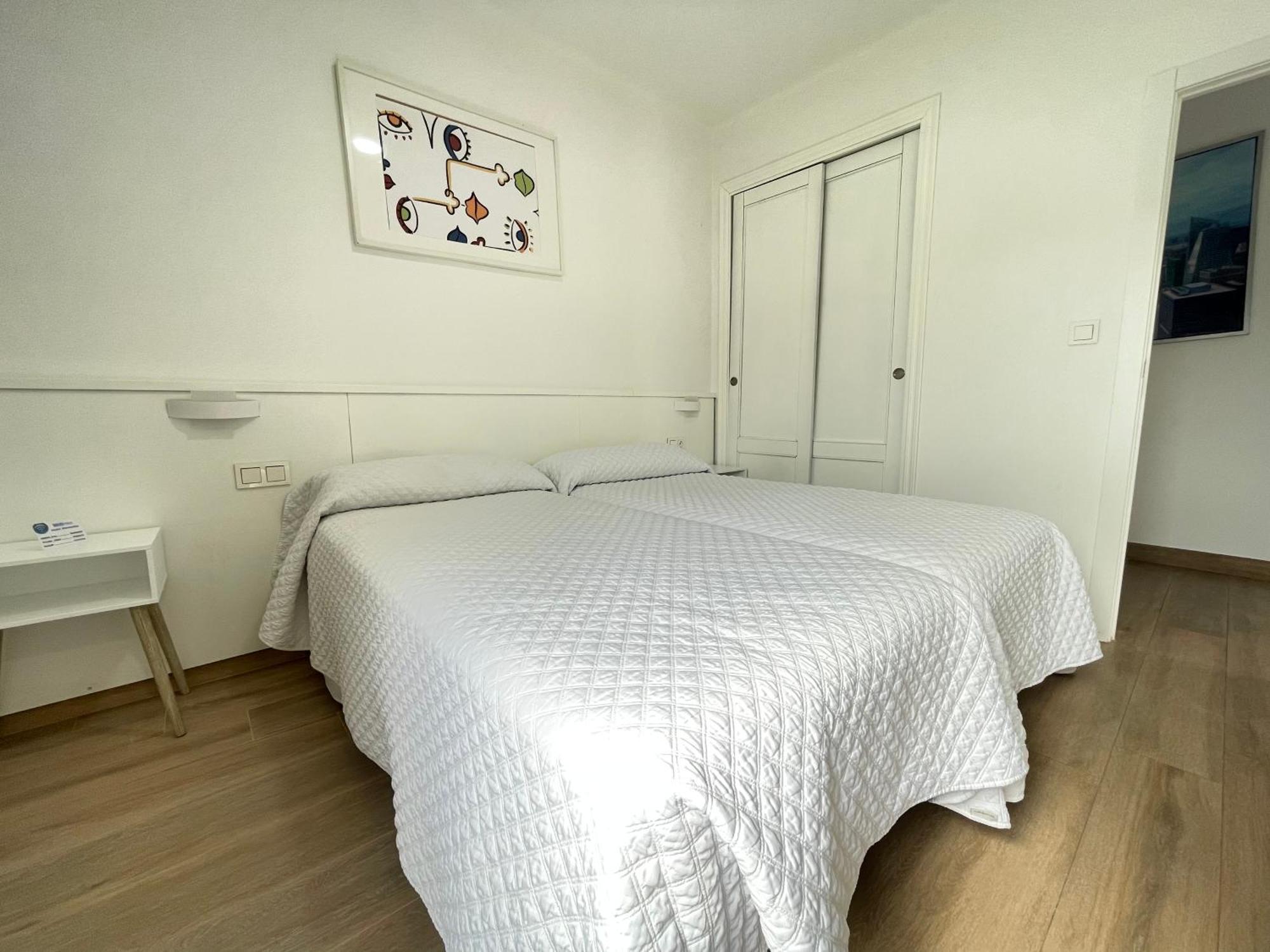 Hostal Montevideo Beachfront นีกรัน ภายนอก รูปภาพ
