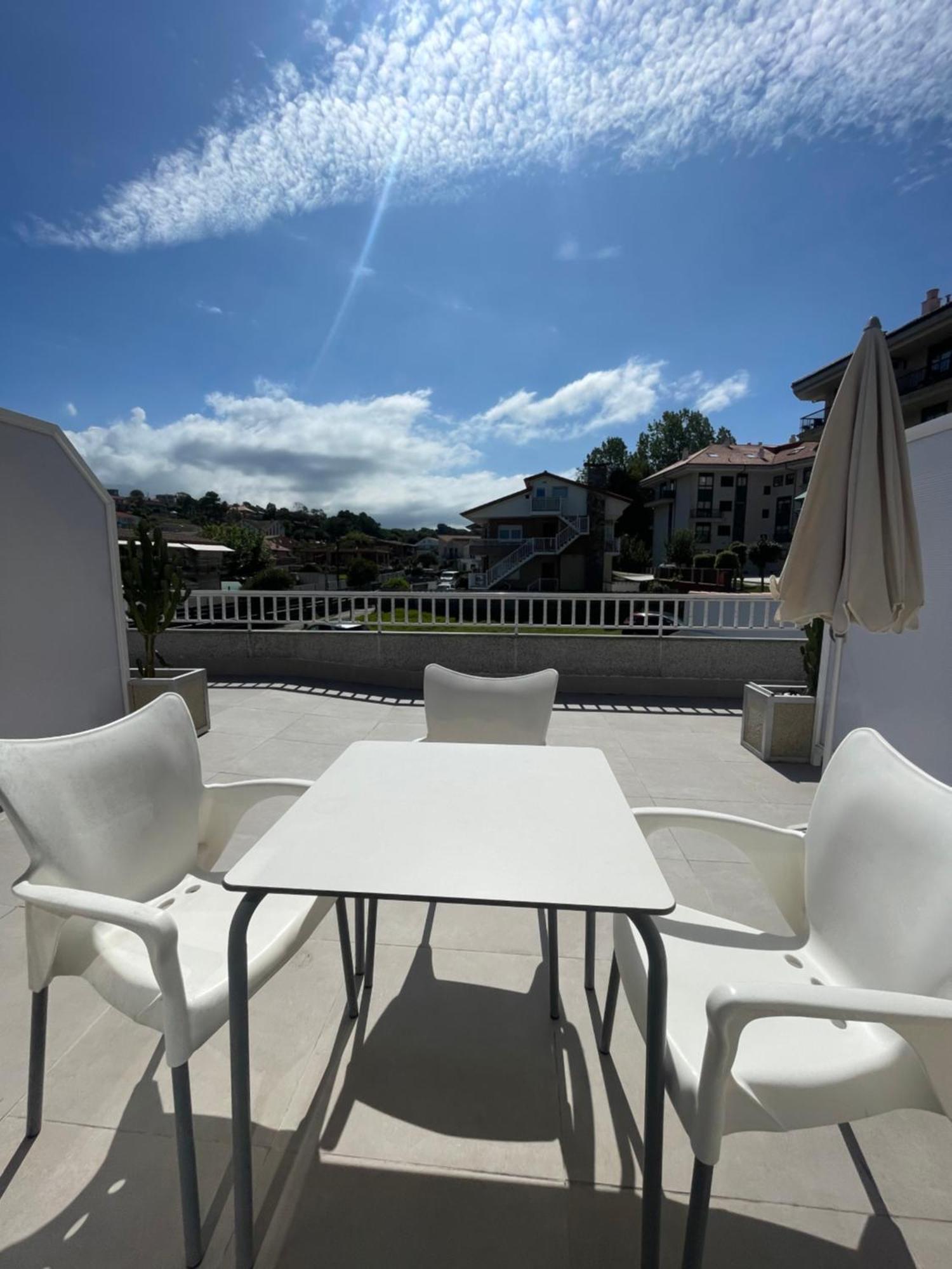 Hostal Montevideo Beachfront นีกรัน ภายนอก รูปภาพ