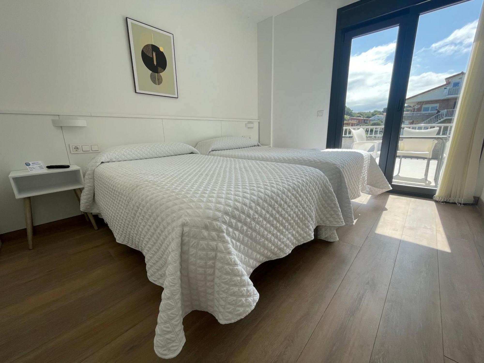 Hostal Montevideo Beachfront นีกรัน ภายนอก รูปภาพ