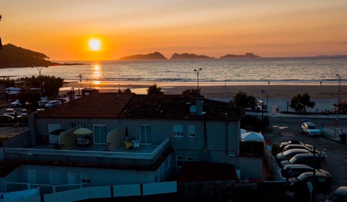 Hostal Montevideo Beachfront นีกรัน ภายนอก รูปภาพ