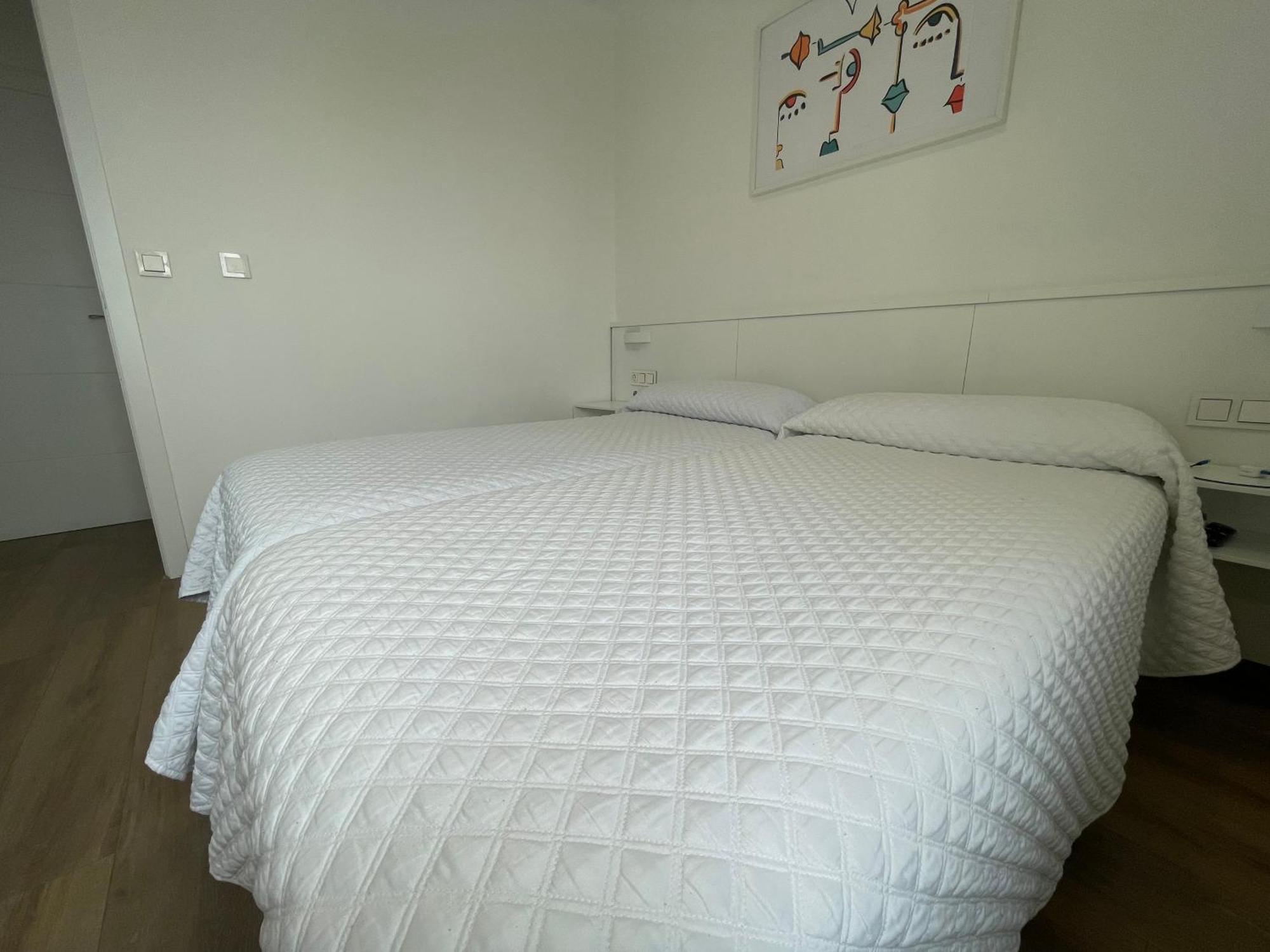 Hostal Montevideo Beachfront นีกรัน ภายนอก รูปภาพ