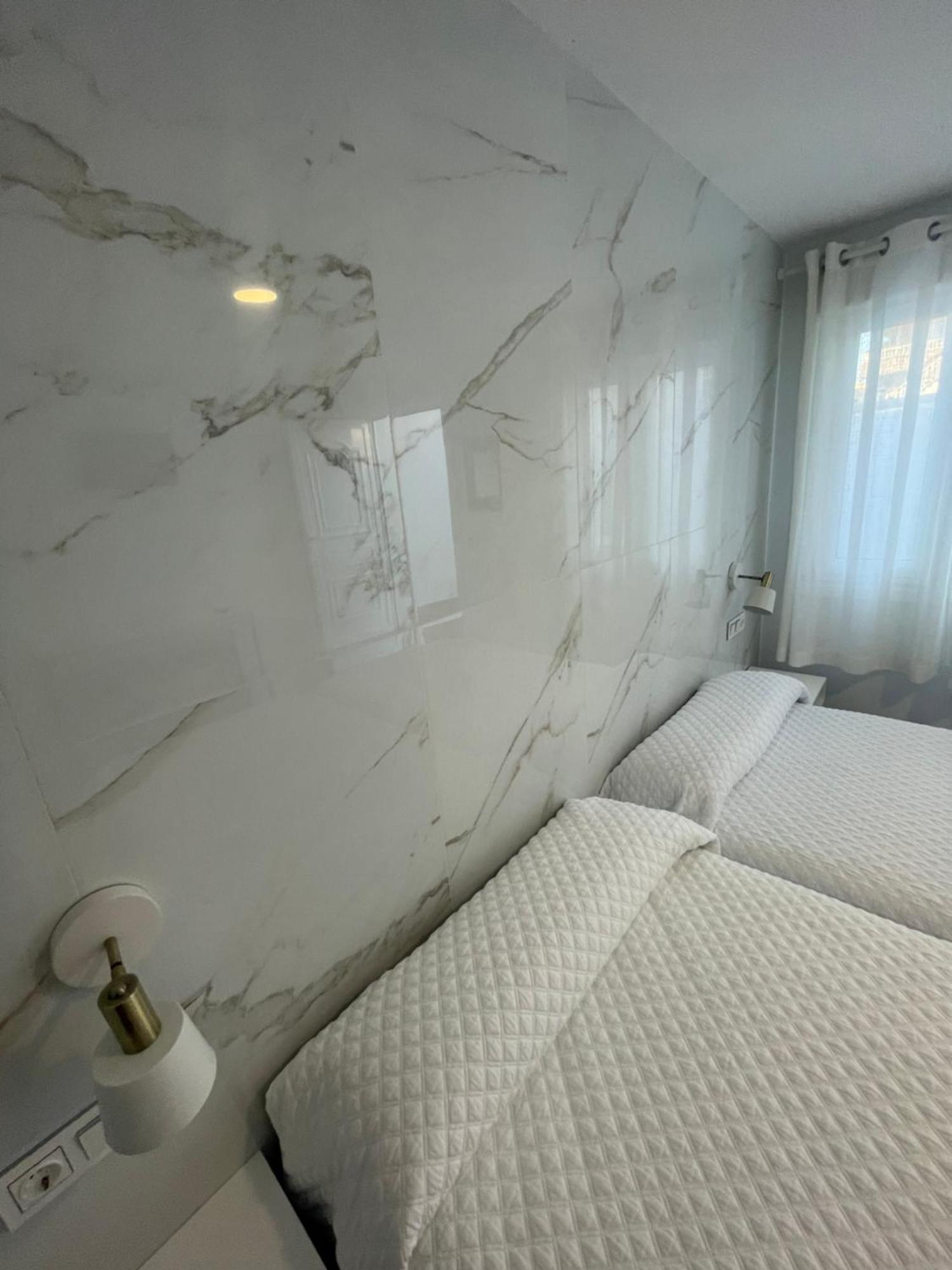 Hostal Montevideo Beachfront นีกรัน ภายนอก รูปภาพ